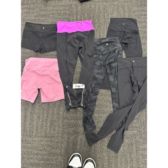 Lululemon Women's 32 Piece Mixed Lot. Sizes 4-12 Hoodies / Leggings /Shirts /bra - Picture 11 of 16
